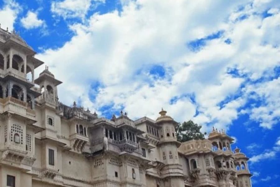 Udaipur Monumental tour & Transportation.